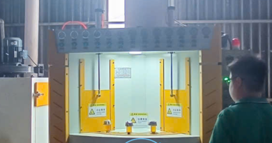 máy phun cát tự động mâm xoay