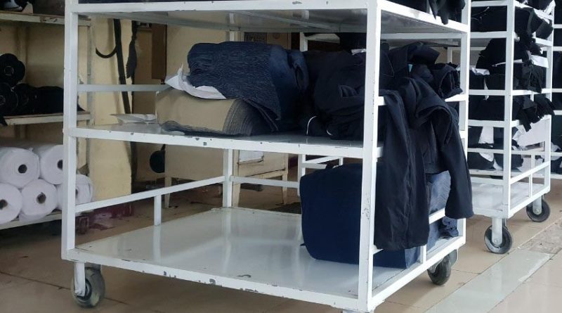 kệ sắt thông minh