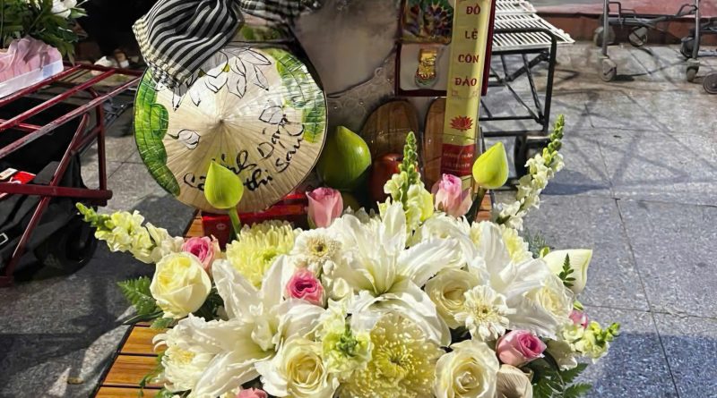 sắm lễ tạ Cô Sáu