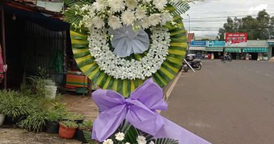 kệ viếng lan trắng 3 tầng