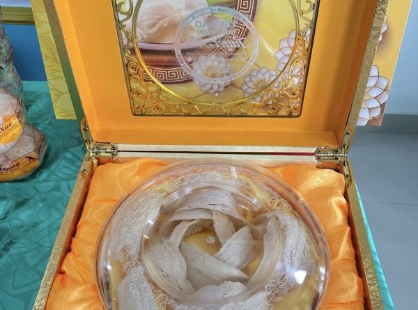 yến rút lông thủ dầu một