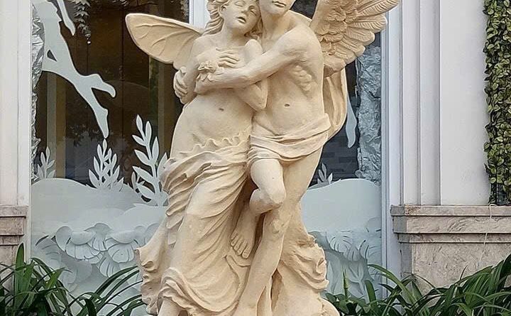 tượng trang trí bằng xi măng