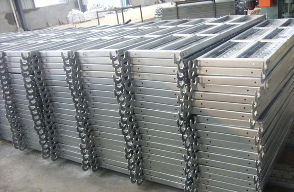 giá mâm giàn giáo