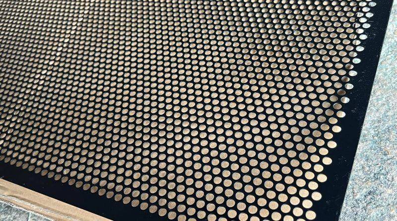 lưới thép bảo vệ loa