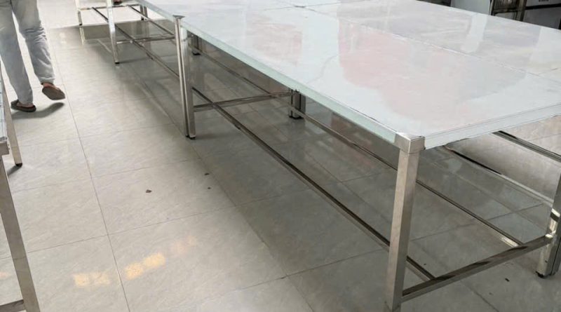 Gia công bàn thao tác inox theo yêu cầu